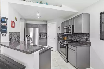 7633 Clovelly Park Place, Apollo Beach, FL 33572 - Photo 8