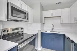 7015 Filbert Ln, Tampa, FL 33637 - Photo 14