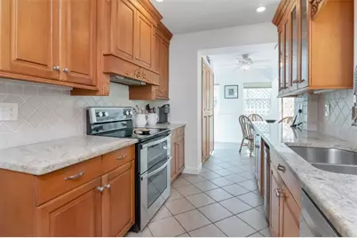 135 25th Avenue NE, Saint Petersburg, FL 33704 - Photo 12