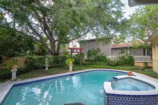 135 25th Ave NE, Saint Petersburg, FL 33704 - Photo 40