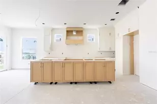 2071 Illinois Ave NE, Saint Petersburg, FL 33703 - Photo 8