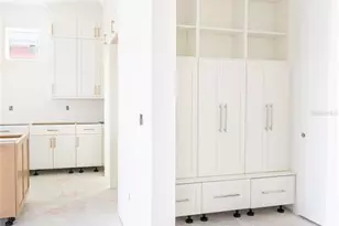 2071 Illinois Ave NE, Saint Petersburg, FL 33703 - Photo 12