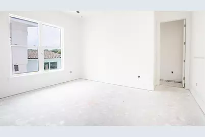 2071 Illinois Avenue NE, Saint Petersburg, FL 33703 - Photo 40
