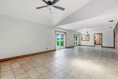 8731 Lithia Pinecrest Road, Lithia, FL 33547 - Photo 18
