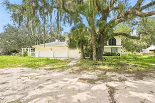 8731 Lithia Pinecrest Rd, Lithia, FL 33547 - Photo 6