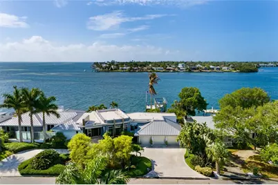 360 26th Avenue SE, Saint Petersburg, FL 33705 - Photo 2