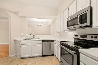 5302 Bay Club Circle, Tampa, FL 33607 - Photo 8