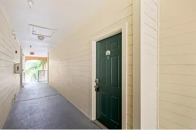 5302 Bay Club Circle, Tampa, FL 33607 - Photo 2