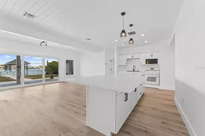 845 Bay Esplanade, Clearwater Beach, FL 33767 - Photo 4