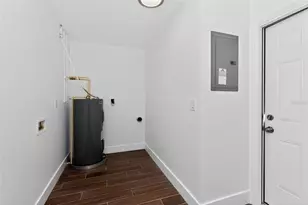 8317 Boxwood Dr, Tampa, FL 33615 - Photo 36