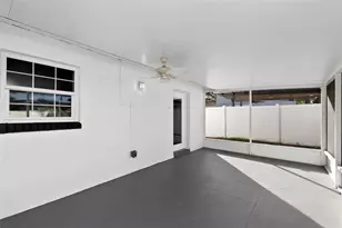 8317 Boxwood Dr, Tampa, FL 33615 - Photo 32