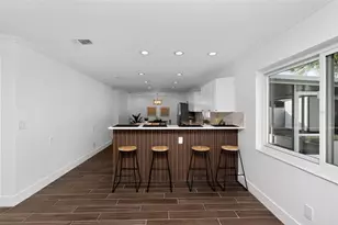 8317 Boxwood Dr, Tampa, FL 33615 - Photo 12