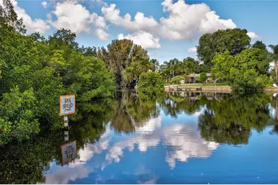102 Dickman Drive SW, Ruskin, FL 33570 - Photo 8