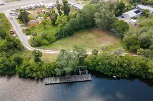 102 Dickman Dr SW, Ruskin, FL 33570 - Photo 1