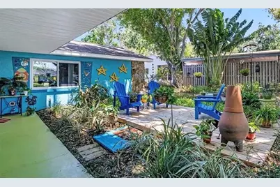 2159 Barcelona Way S, Saint Petersburg, FL 33712 - Photo 2