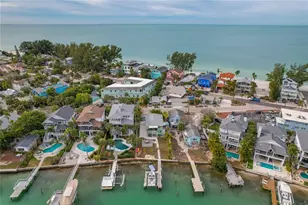 8441 Bayshore Dr, Treasure Island, FL 33706 - Photo 30