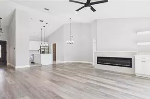 8609 Boysenberry Dr, Tampa, FL 33635 - Photo 10