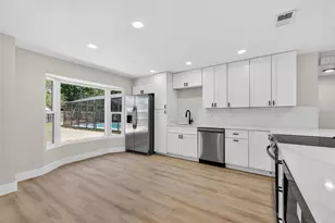 2207 Hennesen Dr, Clearwater, FL 33764 - Photo 16