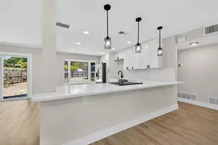 2207 Hennesen Dr, Clearwater, FL 33764 - Photo 14