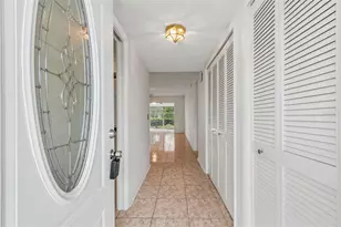 2460 Franciscan Dr, Clearwater, FL 33763 - Photo 10