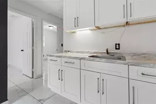 10110 N Lantana Ave, Tampa, FL 33612 - Photo 24