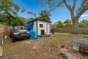 10110 N Lantana Ave, Tampa, FL 33612 - Photo 32
