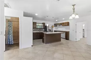 38308 Collins Ave, Zephyrhills, FL 33542 - Photo 6