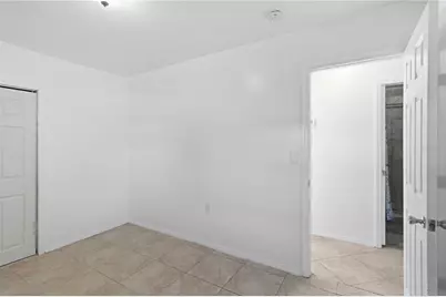 38308 Collins Avenue, Zephyrhills, FL 33542 - Photo 16