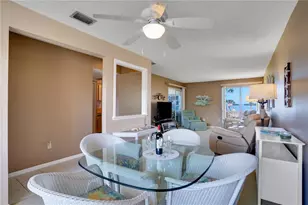 656 Windrush Bay Dr, Tarpon Springs, FL 34689 - Photo 10
