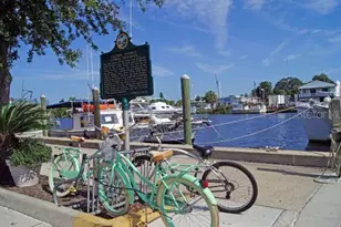 656 Windrush Bay Dr, Tarpon Springs, FL 34689 - Photo 26