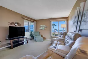 656 Windrush Bay Dr, Tarpon Springs, FL 34689 - Photo 8