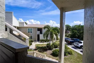 656 Windrush Bay Dr, Tarpon Springs, FL 34689 - Photo 4