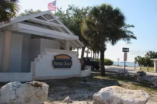 654 Windrush Bay Dr, Tarpon Springs, FL 34689 - Photo 24