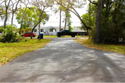 3201 Bartlett Street, Spring Hill, FL 34606 - Photo 8