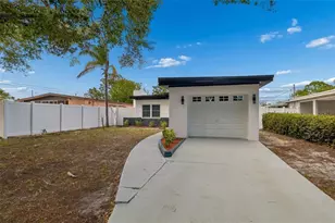 7439 37th Ave N, Saint Petersburg, FL 33710 - Photo 2