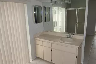 525 Moreno Cir NE, Saint Petersburg, FL 33703 - Photo 12