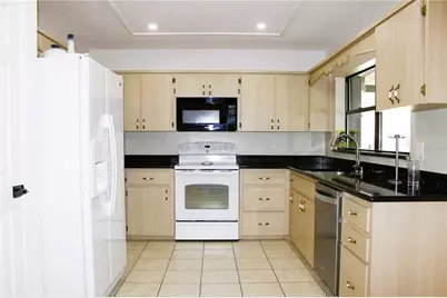 3201 Bartlett Street, Spring Hill, FL 34606 - Photo 8