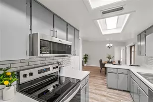 10444 Keystone St, Spring Hill, FL 34608 - Photo 12