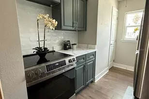 6919 Place De La Paix, Saint Petersburg, FL 33707 - Photo 12