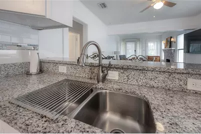 207 W Hiawatha Street, Tampa, FL 33604 - Photo 10