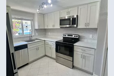 4550 Overlook Drive NE #156, Saint Petersburg, FL 33703 - Photo 2