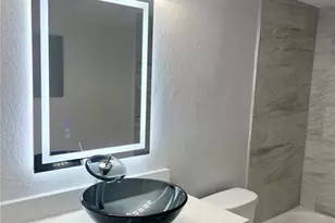 4550 Overlook Dr NE, Saint Petersburg, FL 33703 - Photo 6