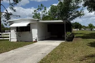 37021 Pauls Dr, Zephyrhills, FL 33541 - Photo 4