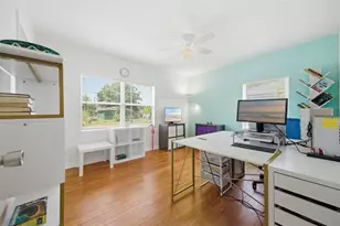 310 40th St S, Saint Petersburg, FL 33711 - Photo 12