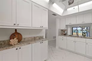 7540 Sunshine Skyway Ln S, Saint Petersburg, FL 33711 - Photo 6