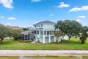 2106 Pelican Ct, Tarpon Springs, FL 34689 - Photo 10