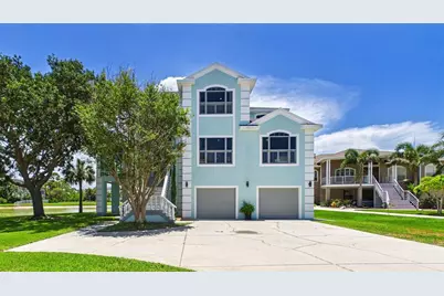 2106 Pelican Court, Tarpon Springs, FL 34689 - Photo 2
