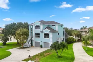 2106 Pelican Ct, Tarpon Springs, FL 34689 - Photo 1