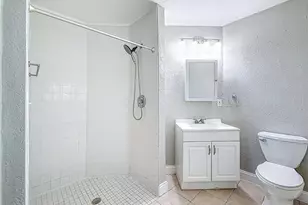 7401 16th St N, Saint Petersburg, FL 33702 - Photo 24