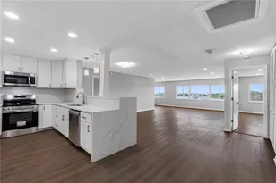 100 Bluff View Dr, Belleair Bluffs, FL 33770 - Photo 8